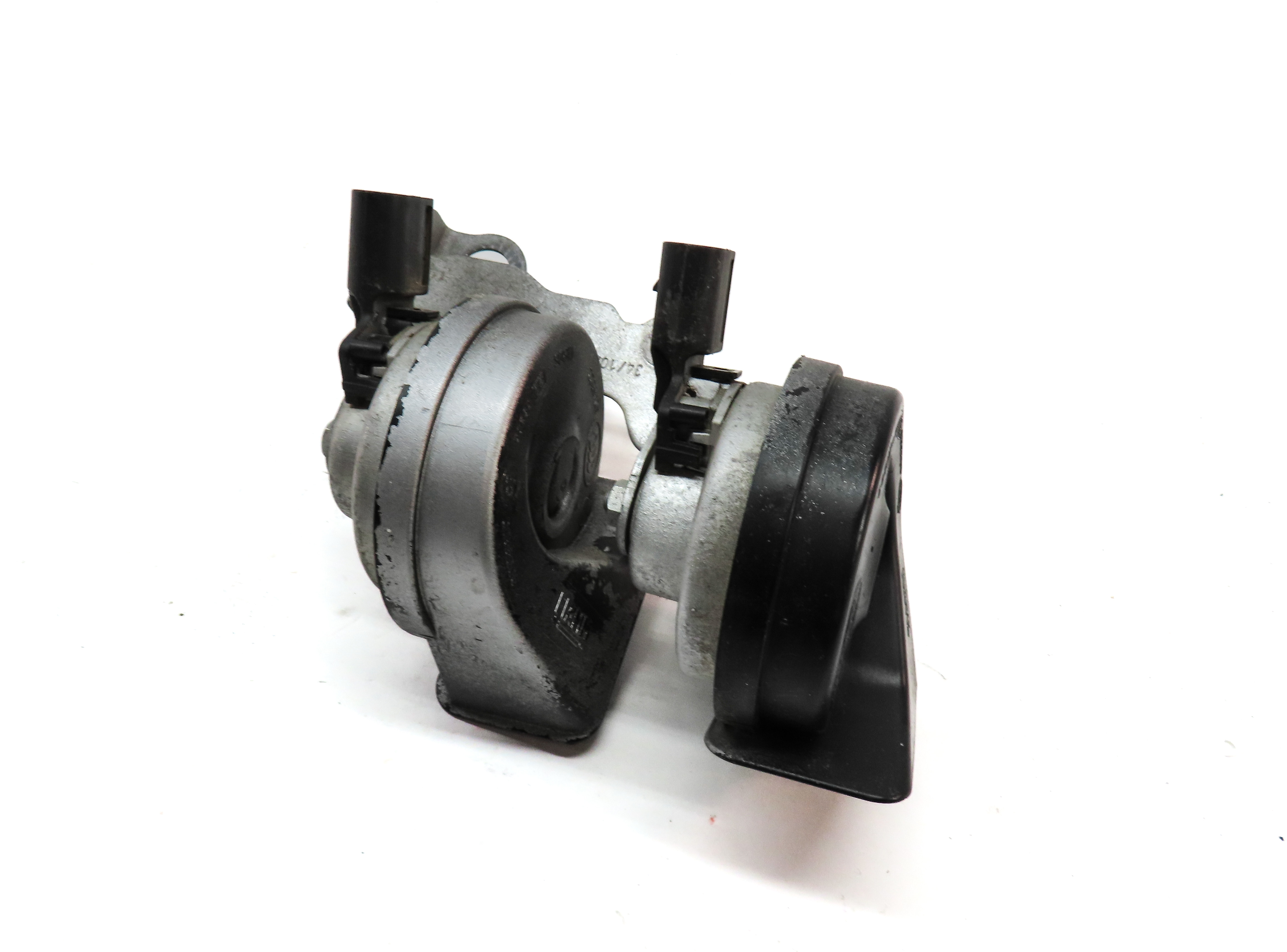 2009-2012 AUDI A3 (8P) HIGH & LOW TONE HORN SET 2 — exact item pictured